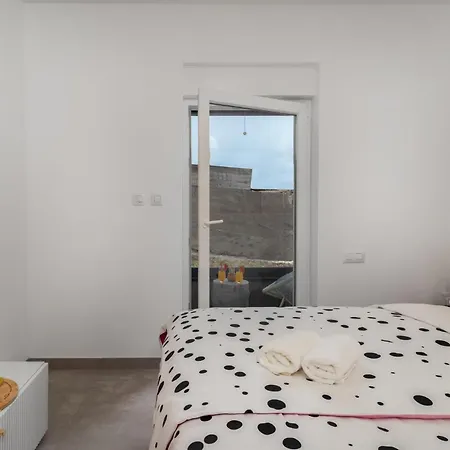 Lovely In With Swimming Pool Apartment Kostrena
