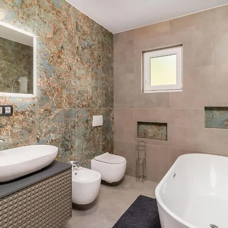 Lovely In With Swimming Pool Apartment