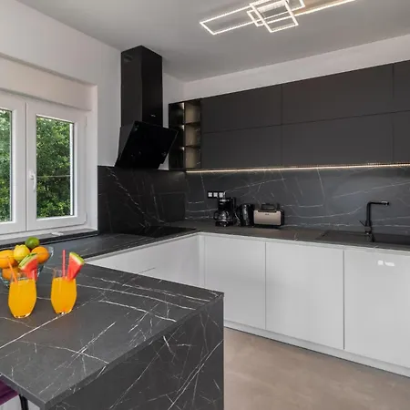 Apartment Lovely In With Swimming Pool *