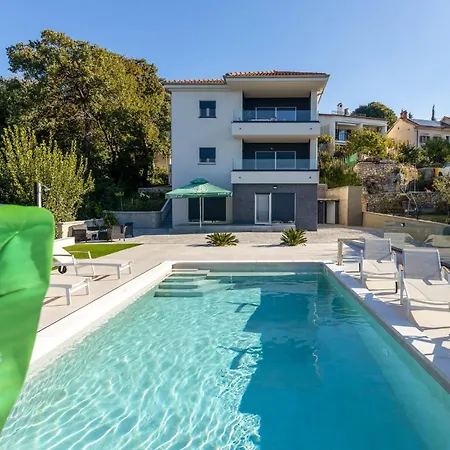 Lovely In With Swimming Pool Apartment Kostrena