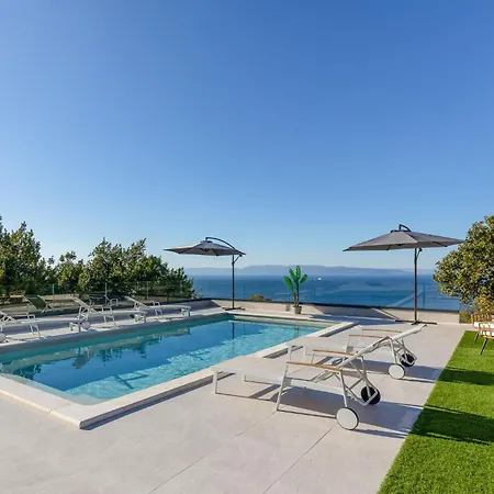 Lovely Apartment In Kostrena With Swimming Pool Апартаменты
