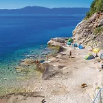 Lovely In With Swimming Pool Apartmán Kostrena