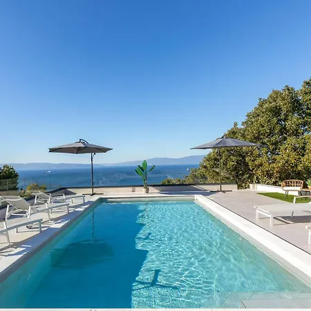 Lovely In With Swimming Pool Διαμέρισμα Kostrena