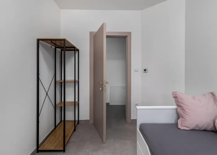 3 Bedroom Awesome In *